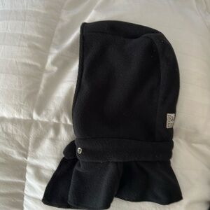 B & me black flannel hood o/s